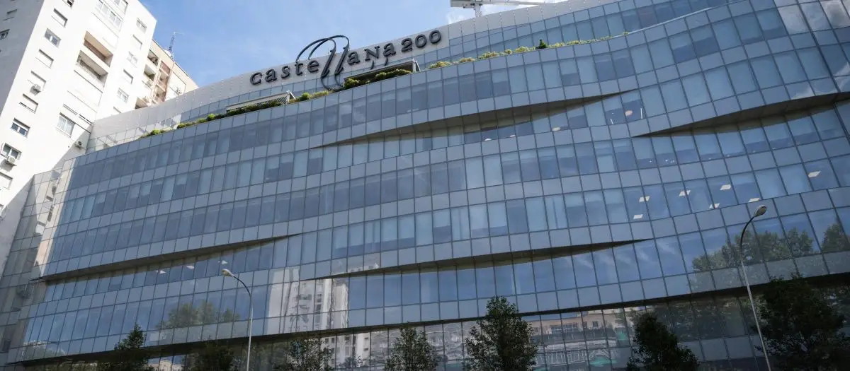 Castellana 200 — fachada principal