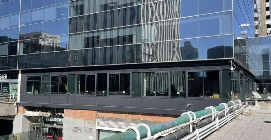 Moda Shopping — planta baja con carpintería nueva (fase 1)